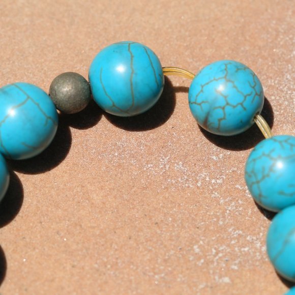 Turquoise Bead & Crystal Cluster Bracelet - Picture 3 of 5